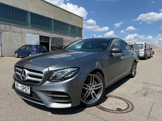 Mercedes-Benz E 220 E 220 d*AMG LINE*BURMESTER*AMBIENTE*NAVI*KAMERA*